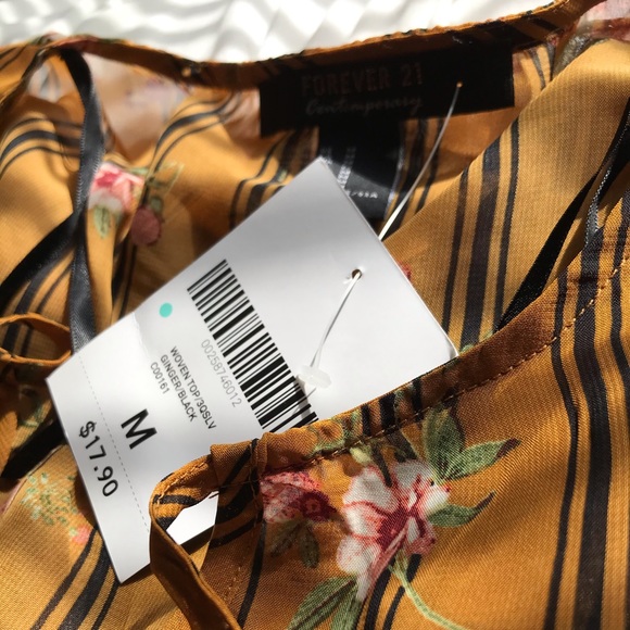 Long sleeve patterned blouse 🌺 - Picture 3 of 4